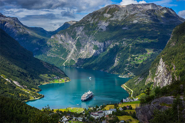 rewrite_norwegian-fjords-1
